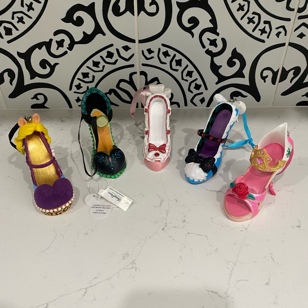 Beautiful Disney Park Runway Heel Ornament Lot of 5 Ms Piggy Mary Poppins Aurora